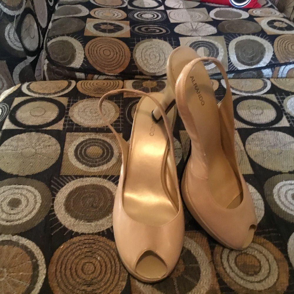 Nice shoes - Picture 5 of 6